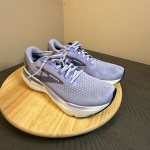 Brooks women’s Glycerin GTS 21 running shoes